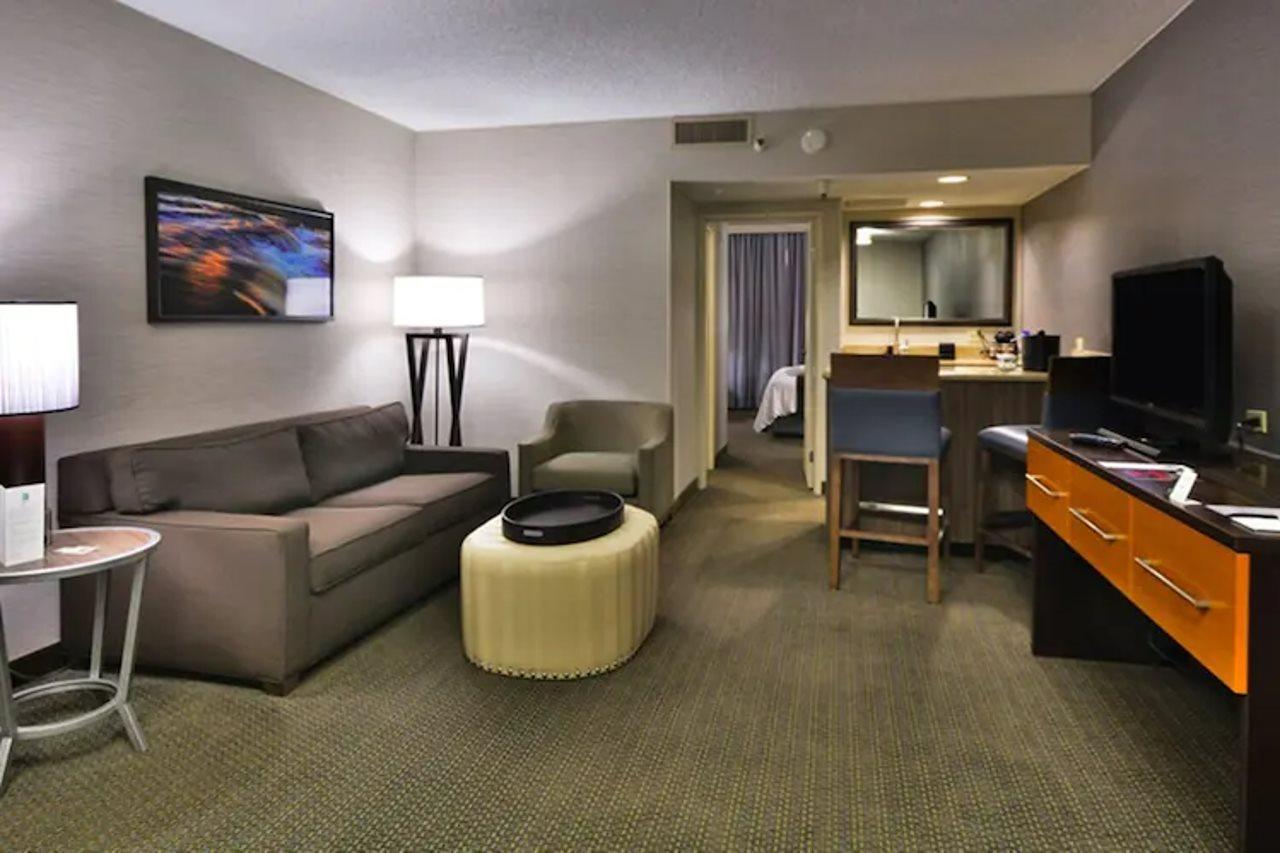 Embassy Suites By Hilton Denver Central Park Kültér fotó