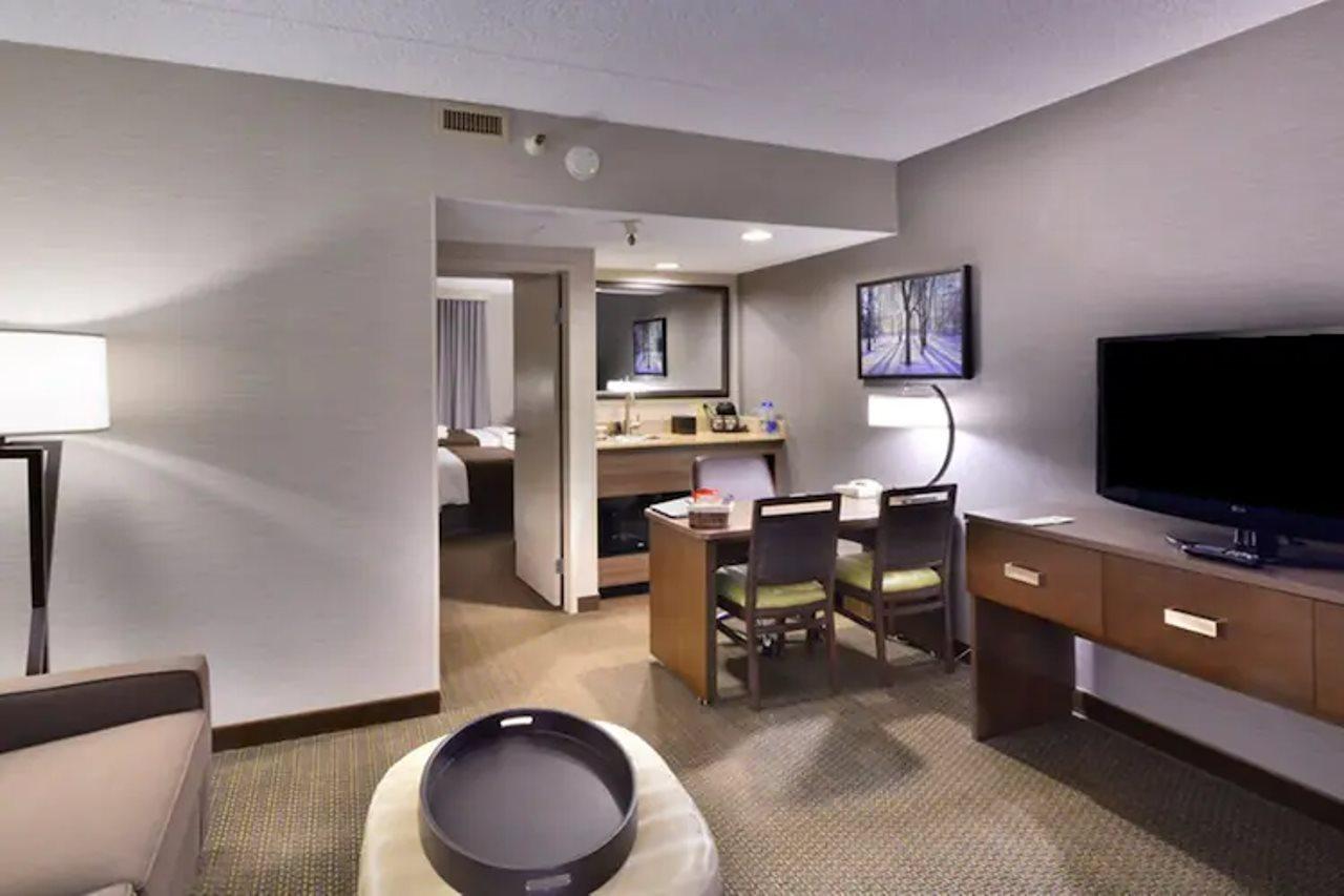 Embassy Suites By Hilton Denver Central Park Kültér fotó